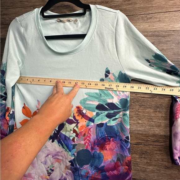 Soft Surroundings Graphic Floral Blouse - Picture 6 of 8